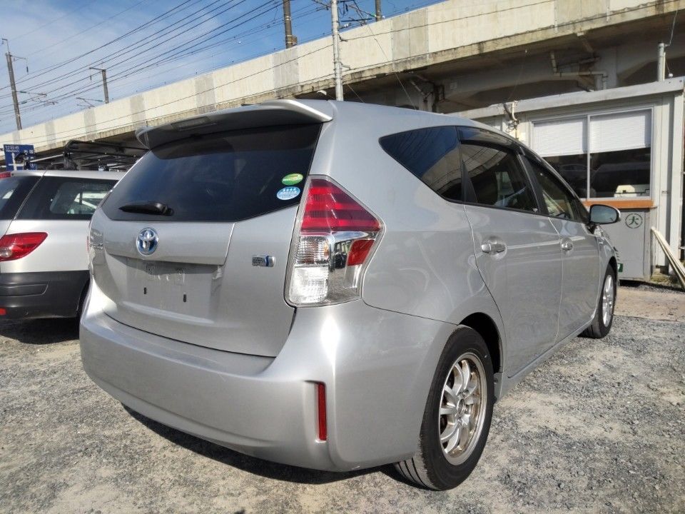 2018 Toyota プリウス α auction photo 2