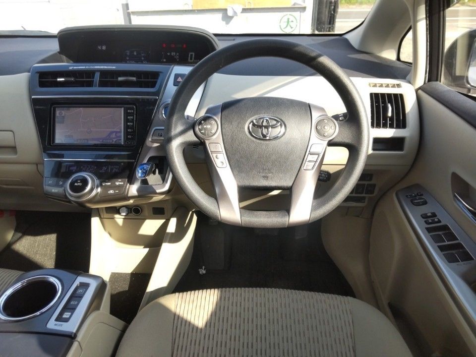 2018 Toyota プリウス α auction photo 3