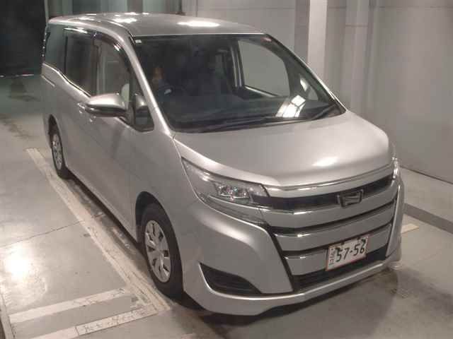 Japan Auction Vehicles 12 2021 Toyota Noah 4WD X auction photo
