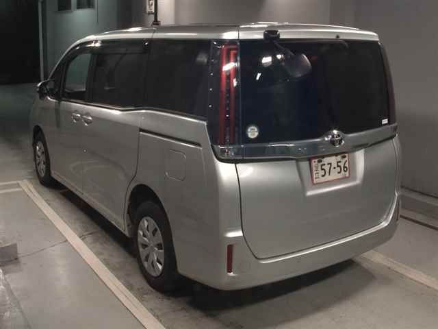 2021 Toyota Noah 4WD X auction photo 2