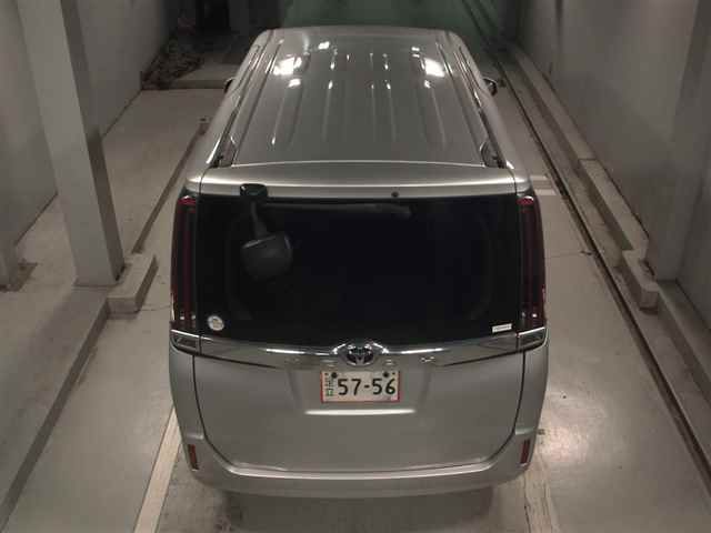 2021 Toyota Noah 4WD X auction photo 7