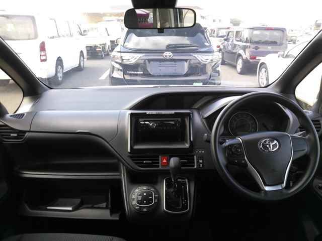 2021 Toyota Noah 4WD X auction photo 8