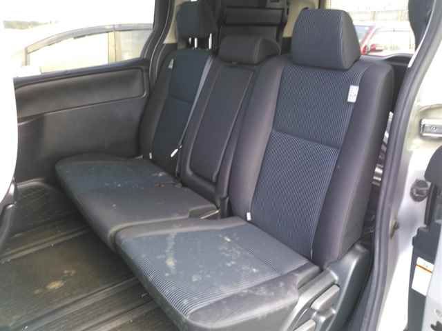 2021 Toyota Noah 4WD X auction photo 9