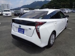 2017 Toyota Prius S auction photo 2