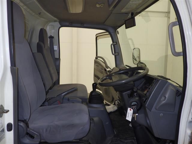 2012 Isuzu Elf シャーシ auction photo 5