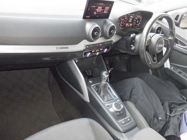 2020 Audi Q2 ハシュタグコントラススタ auction photo 3
