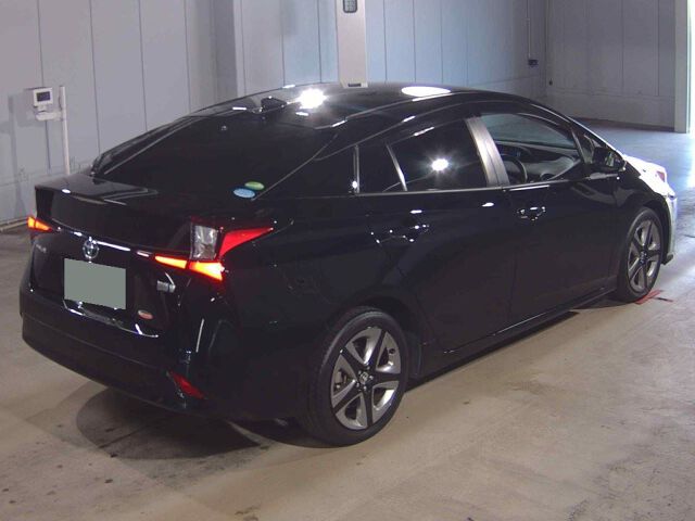 2021 Toyota Prius S Touring Selection auction photo 5