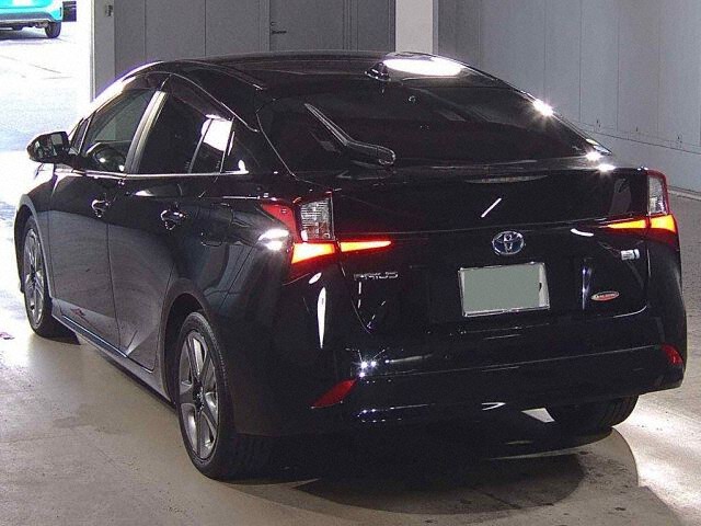 2021 Toyota Prius S Touring Selection auction photo 2