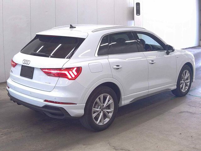 2023 Audi Q3 35TFSI Sライン auction photo 5