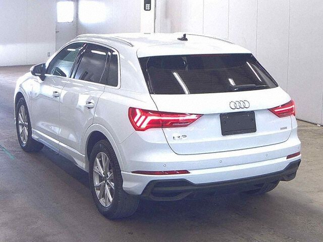 2023 Audi Q3 35TFSI Sライン auction photo 2