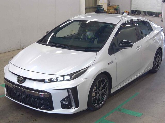 2020 Toyota Prius PHEV SナビP GRスポーツ auction photo 4