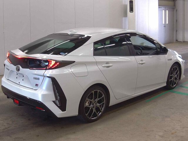 2020 Toyota Prius PHEV SナビP GRスポーツ auction photo 5