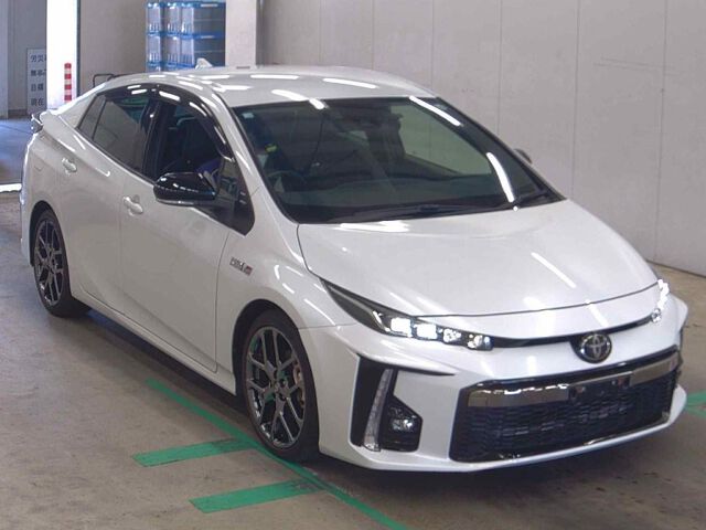 2020 Toyota Prius PHEV SナビP GRスポーツ Japan auction vehicle