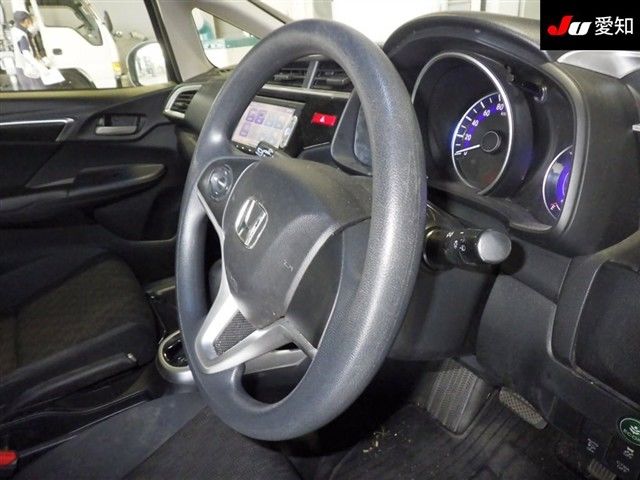 2015 Honda Fit 13G F Package auction photo 5