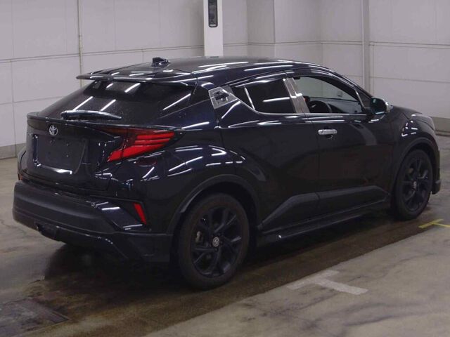 2022 Toyota C-HR G-Tモドネロセーフ+2 4WD auction photo 5