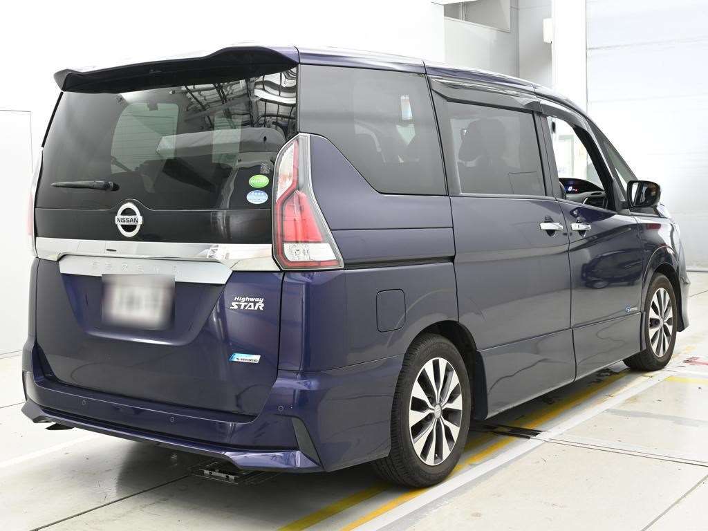 2017 Nissan Serena Highway Star V Selection auction photo 2