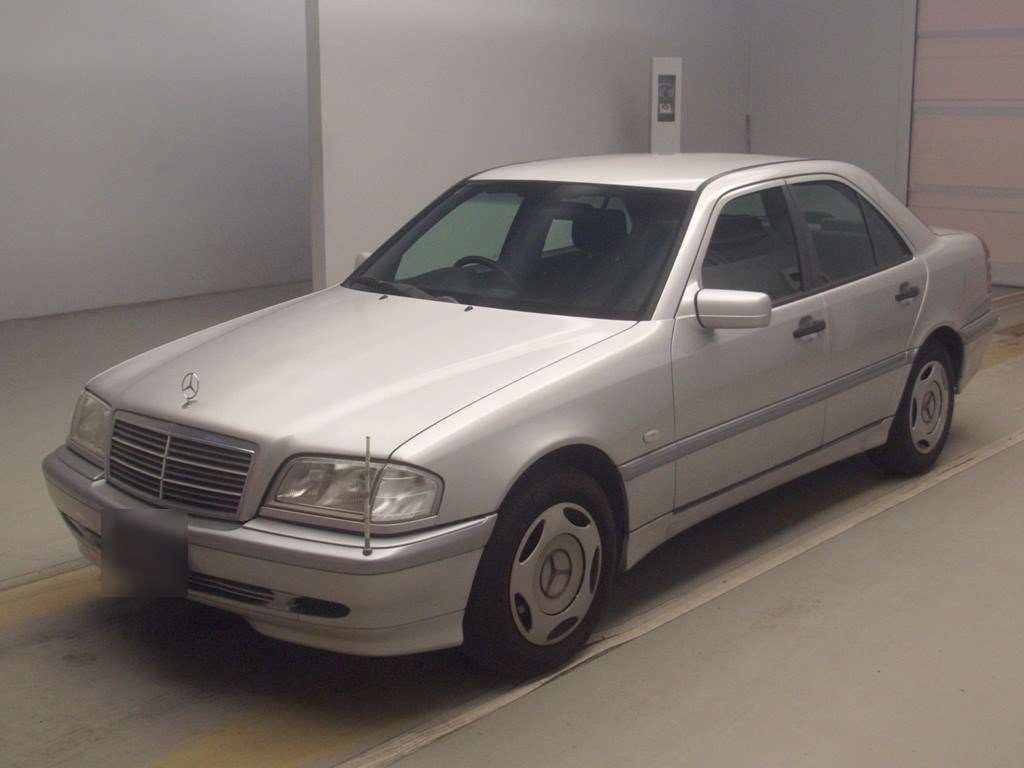 Japan Auction Vehicles 4 2000 Mercedes-Benz C-Class auction photo