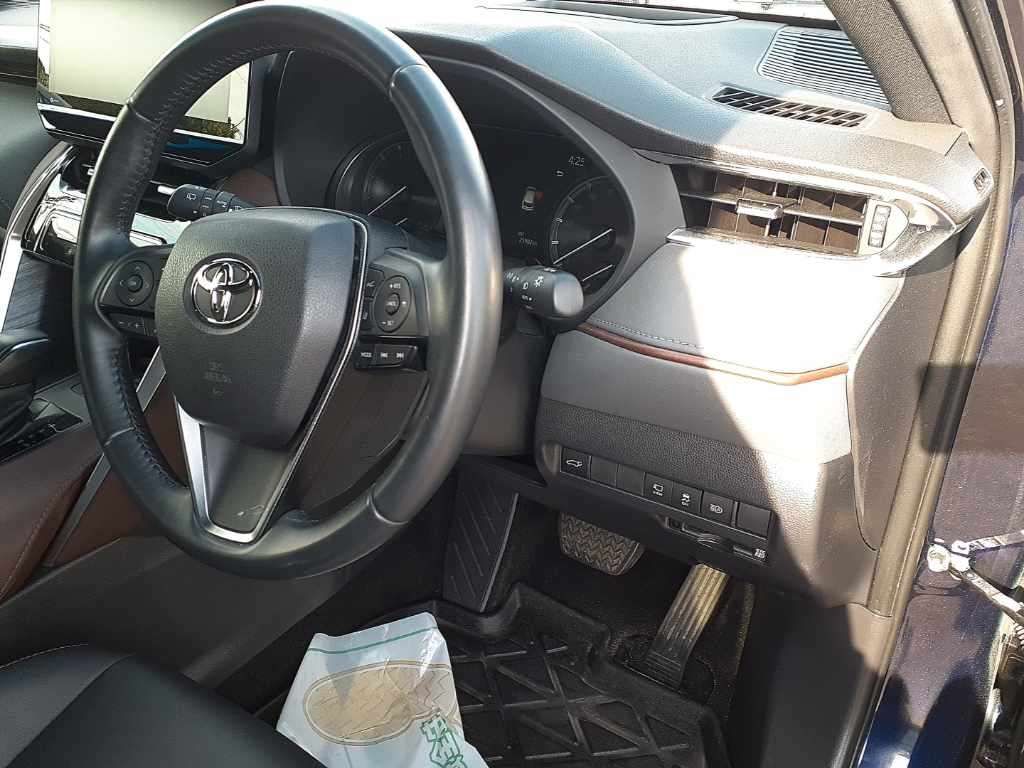 2022 Toyota Harrier Z auction photo 9
