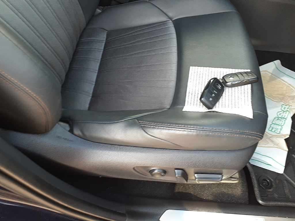 2022 Toyota Harrier Z auction photo 10