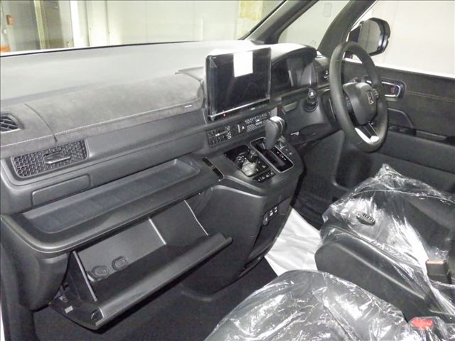 2026 Honda Stepwgn Premium Line auction photo 3