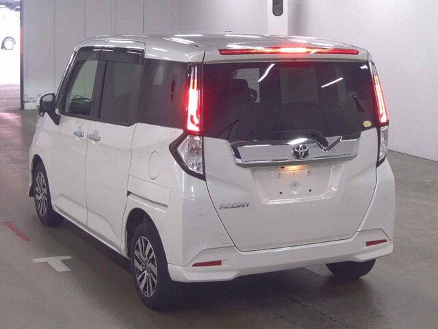 2024 Toyota Roomy Custom G auction photo 2