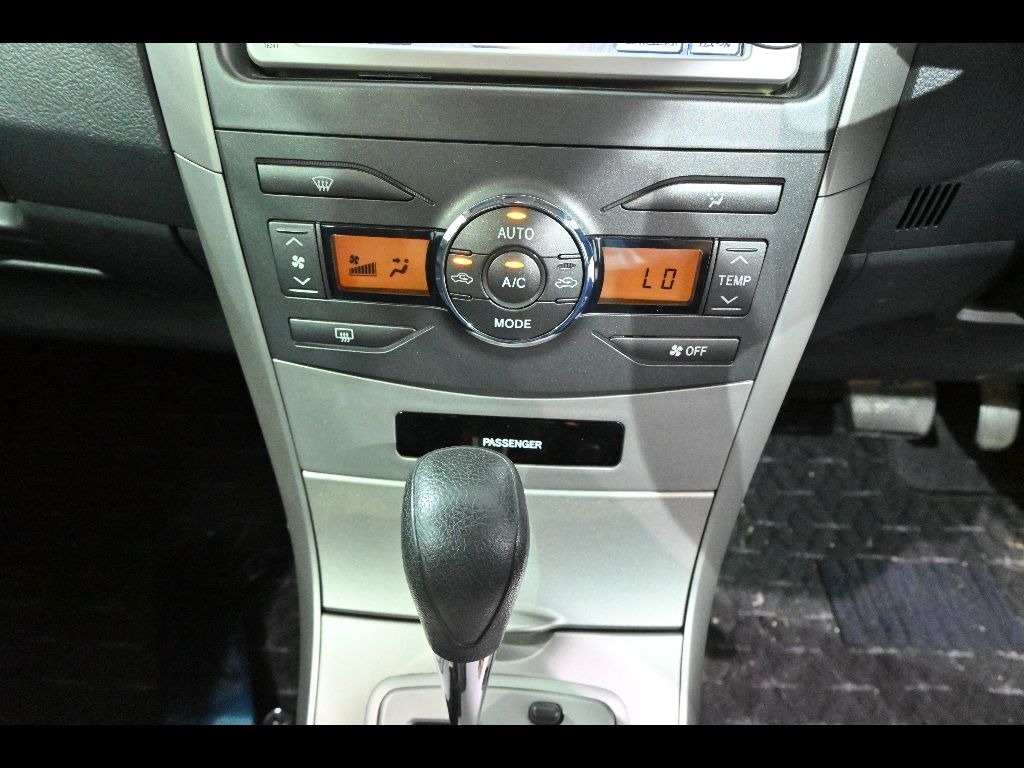 2009 Toyota Corolla Fielder 1.5X Aero Tourer auction photo 10