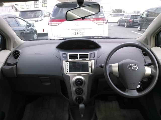 2009 Toyota Vitz Fシャンブルアパリコレクション auction photo 8