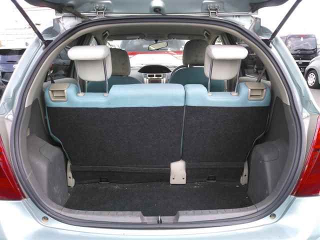 2009 Toyota Vitz Fシャンブルアパリコレクション auction photo 10