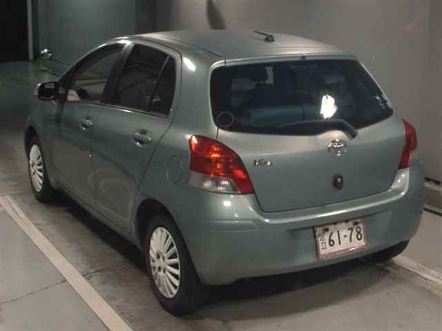 2009 Toyota Vitz Fシャンブルアパリコレクション auction photo 2