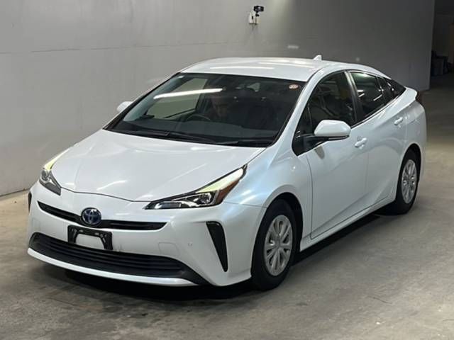 2021 Toyota Prius S Japan auction vehicle
