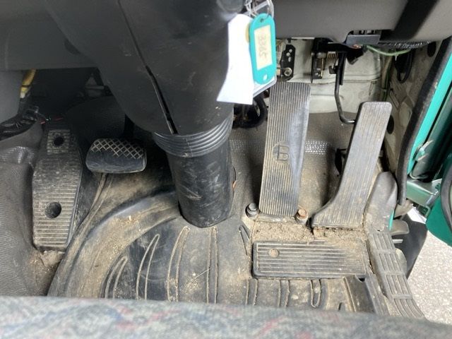 2006 Isuzu Forward ジンカイ auction photo 4