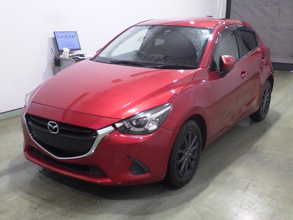 2014 Mazda Demio 13S auction photo 4