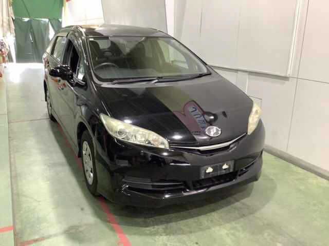 Japan Auction Vehicles 4 2013 Toyota Wish 4WD 1.8X auction photo