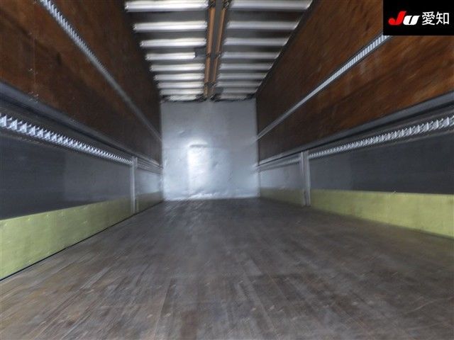 2017 Isuzu 13.9t auction photo 8