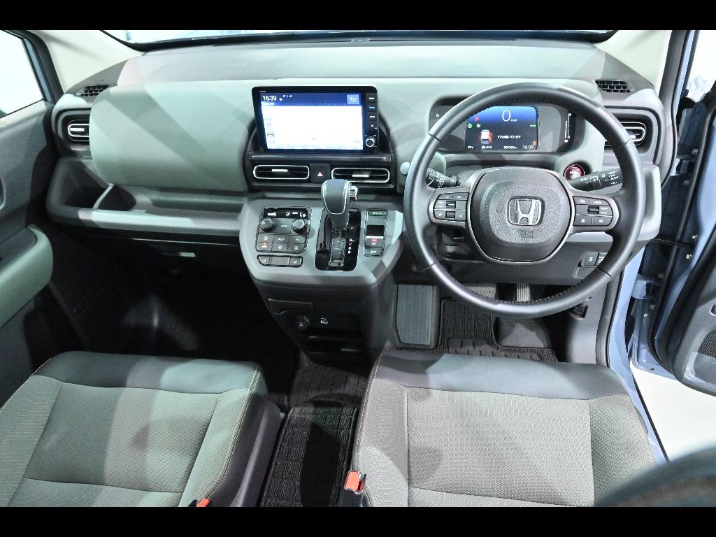 2025 Honda Freed e:HEVクロスター 5人 auction photo 3