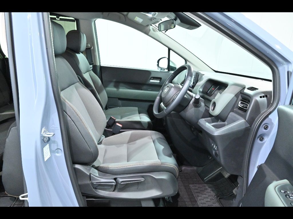 2025 Honda Freed e:HEVクロスター 5人 auction photo 6