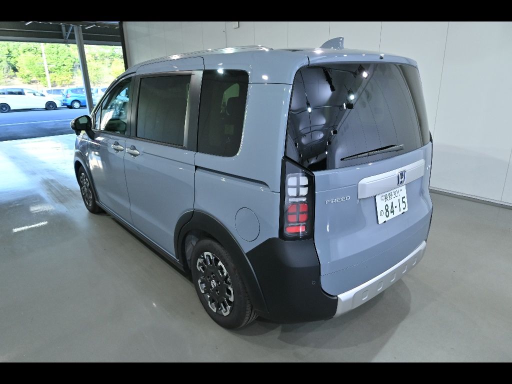 2025 Honda Freed e:HEVクロスター 5人 auction photo 5