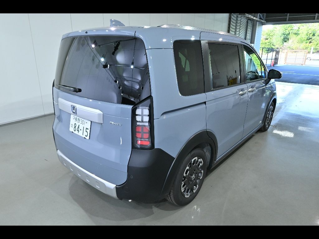2025 Honda Freed e:HEVクロスター 5人 auction photo 2