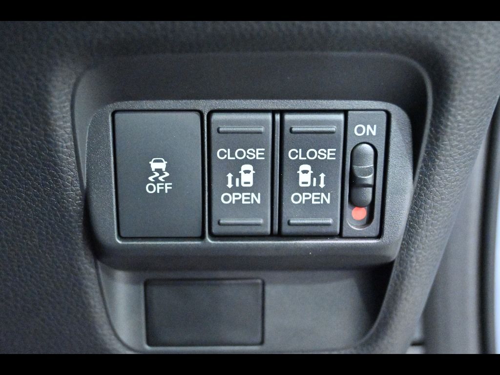 2025 Honda Freed e:HEVクロスター 5人 auction photo 8