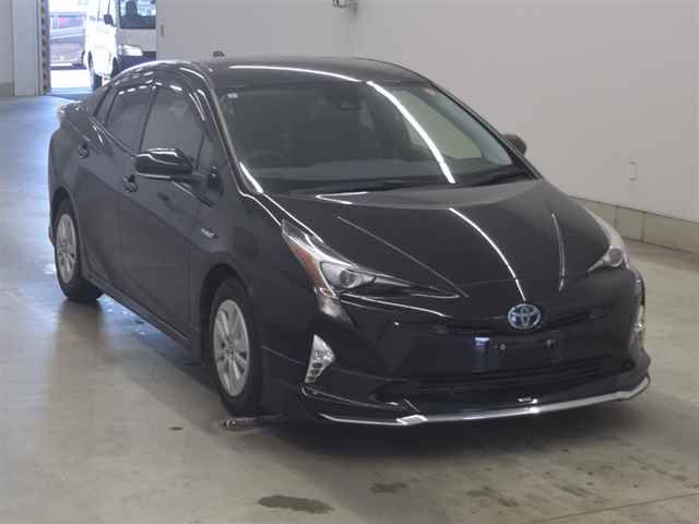 Japan Auction Vehicles 10 2017 Toyota Prius Sセーフティプラス auction photo