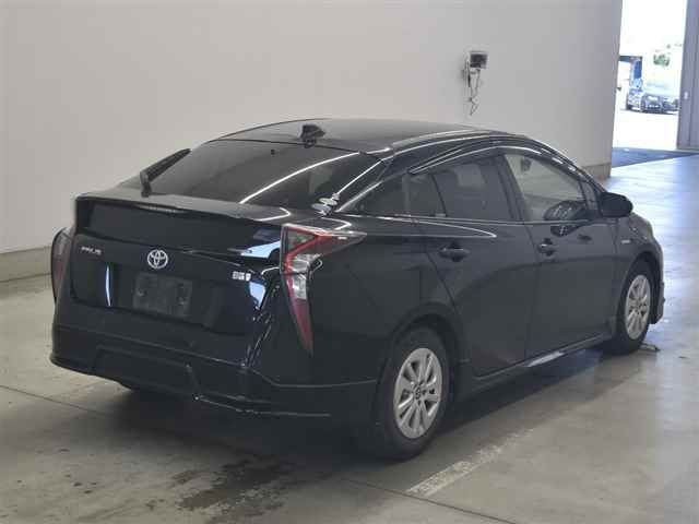 2017 Toyota Prius Sセーフティプラス auction photo 5