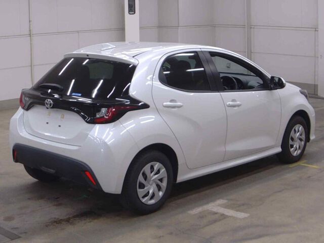 2024 Toyota Yaris X 4WD auction photo 5