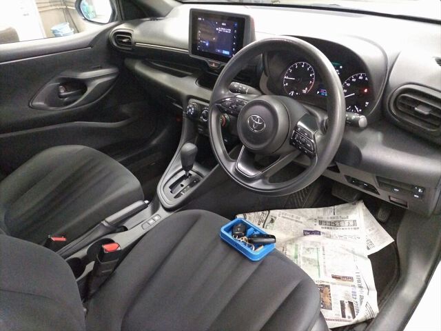 2024 Toyota Yaris X 4WD auction photo 3