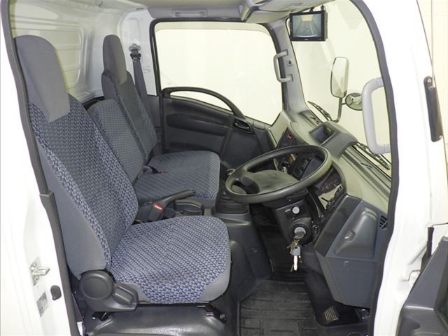 2023 Isuzu Elf Van auction photo 6