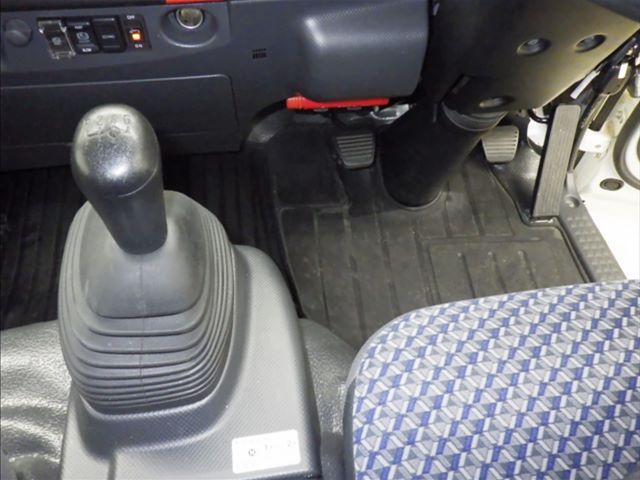 2023 Isuzu Elf Van auction photo 8