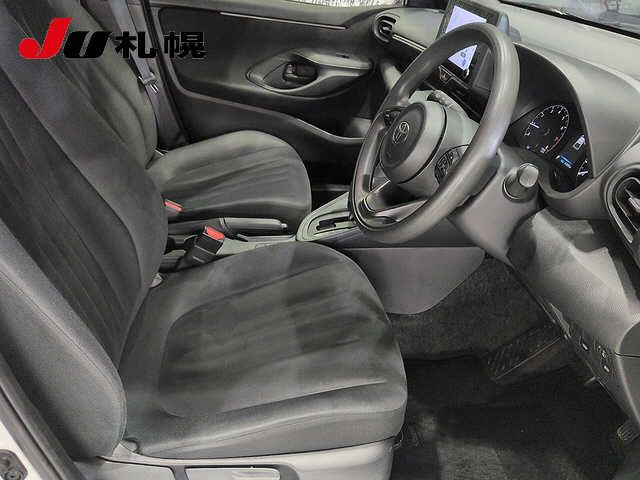 2024 Toyota Yaris 4WD X auction photo 5