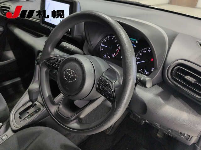 2024 Toyota Yaris 4WD X auction photo 3