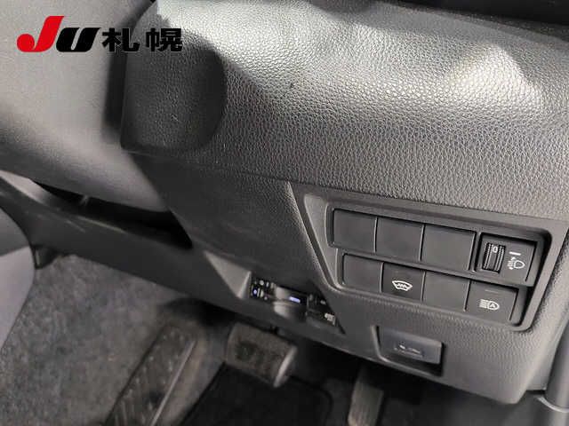 2024 Toyota Yaris 4WD X auction photo 4