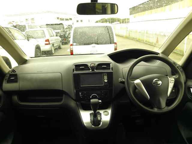2011 Nissan Serena 20S auction photo 8