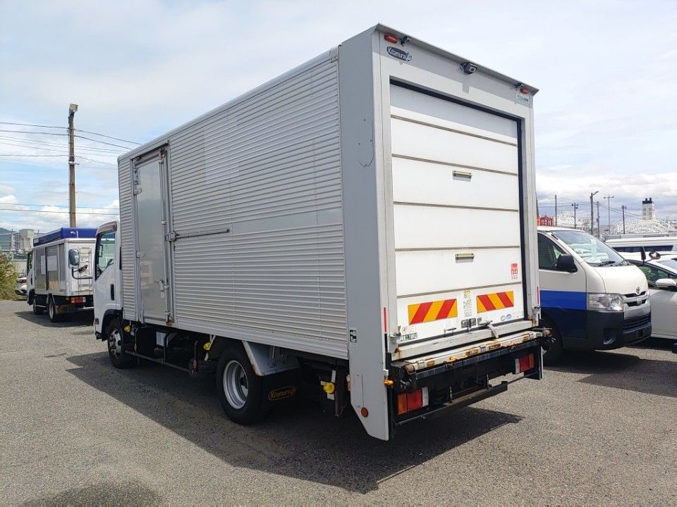 2017 Isuzu Elf auction photo 6